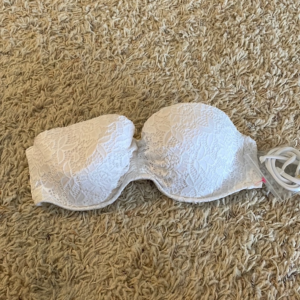 NWT: Victoria’s Secret White Lace Bandeau Bikini Top 34 D